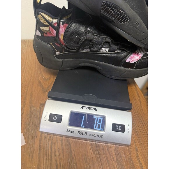 NIKE WOMEN AIR SWOOPES 2. SIZE 7 "FLORAL" BLACK METALLIC GOLD - Picture 10 of 10